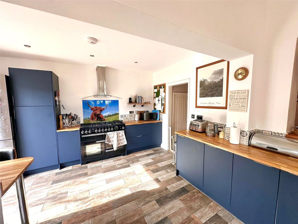 Property photo 2 of 23 Picture No. 14