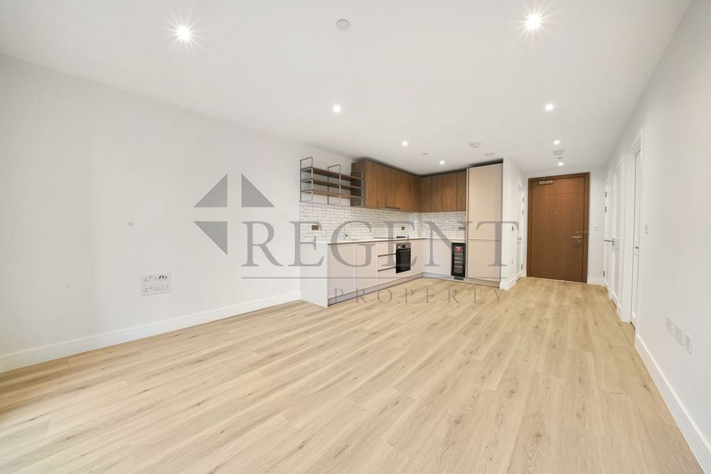 Property photo 2 of 12 Open Plan