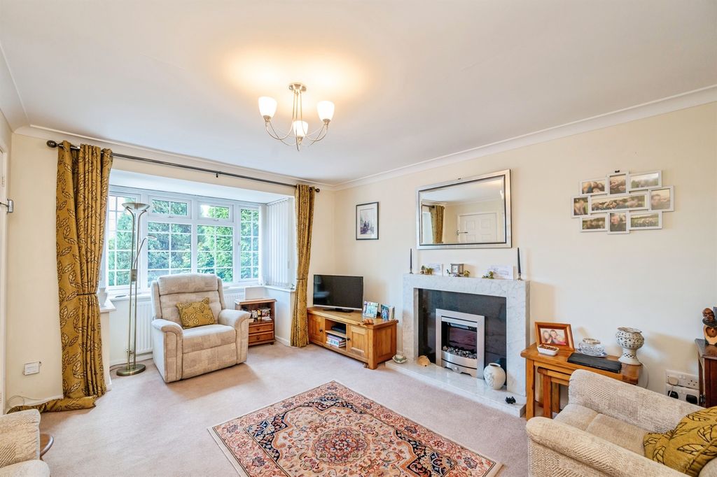 Property photo 2 of 17