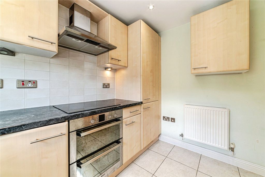 Property photo 2 of 21 Picture No. 32