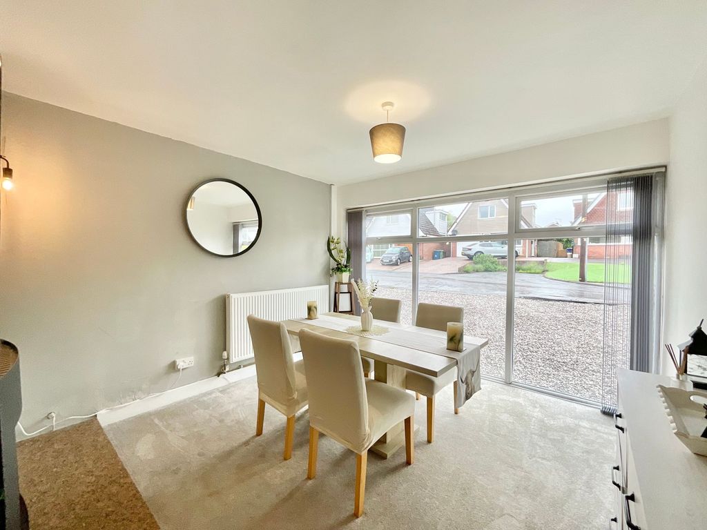 Property photo 3 of 32