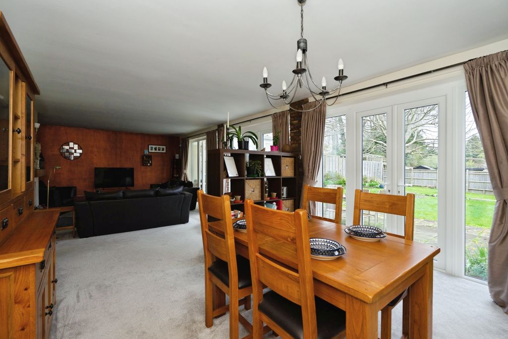 Property photo 3 of 20 Dining Area