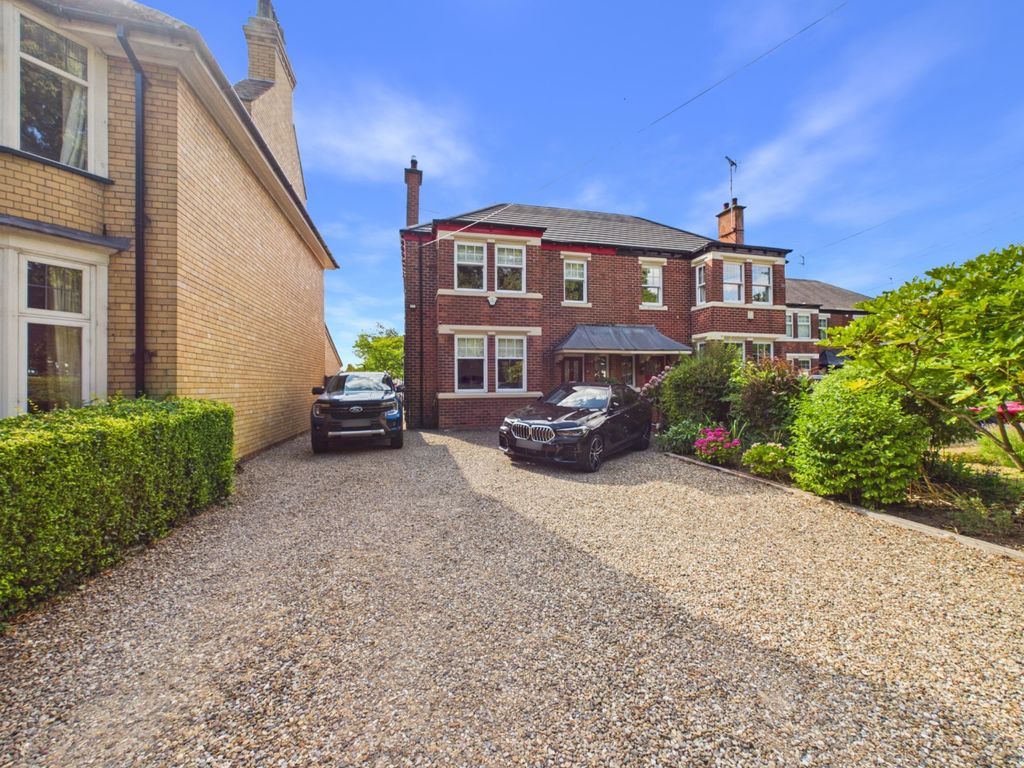 Property photo 1 of 41 4863050