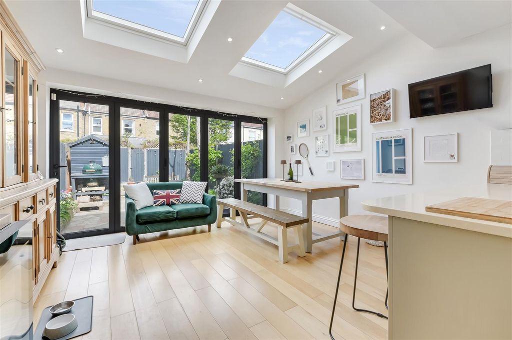 Property photo 3 of 13