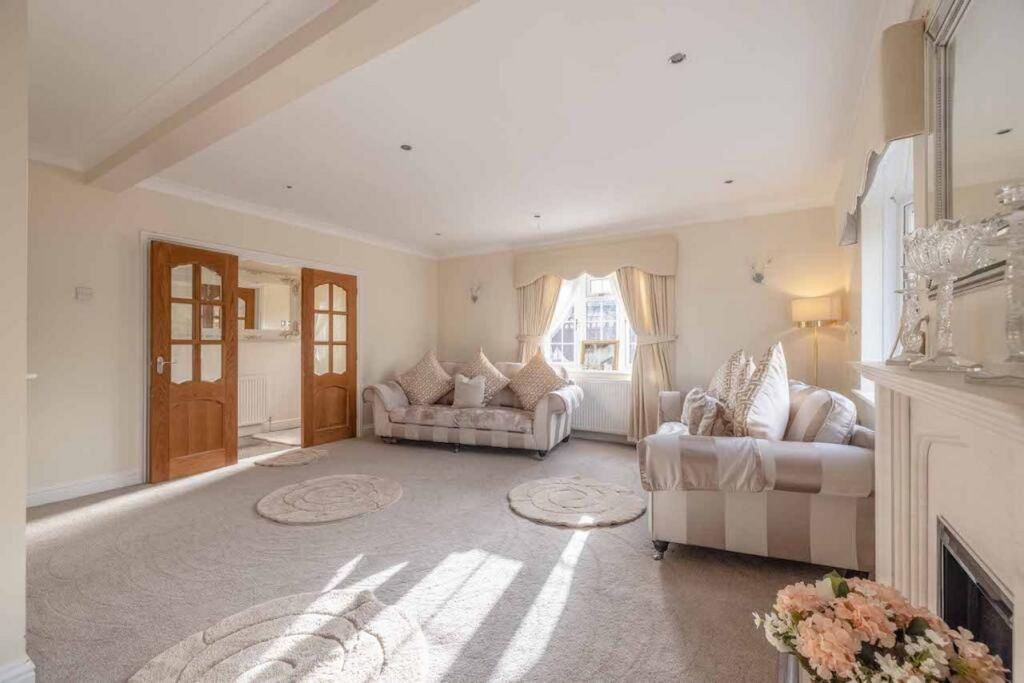 Additional image 39 of 7 bed detached bungalow for saleBangors Road North, Iver SL0