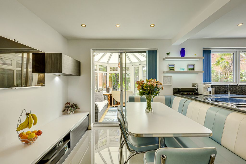 Property photo 2 of 29