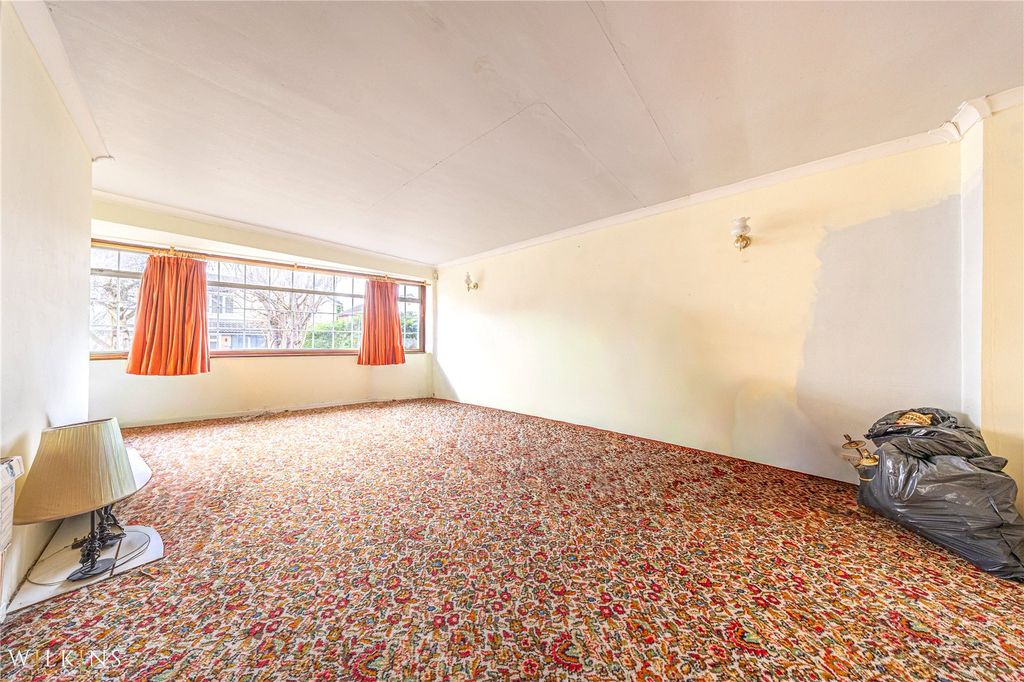 Property photo 2 of 36 Picture No. 09