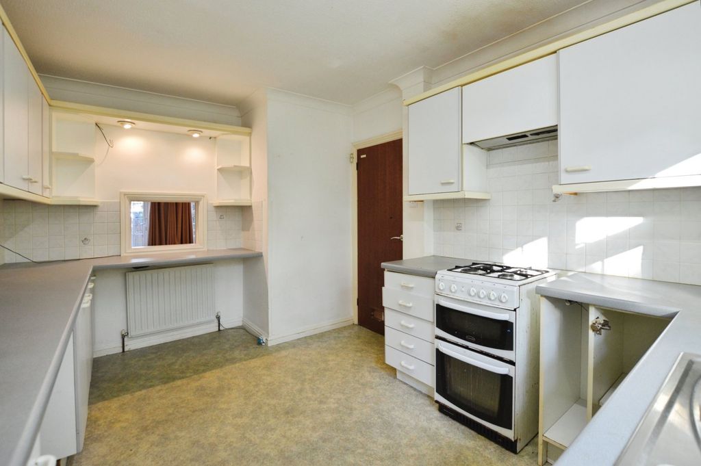 Property photo 3 of 13 Kitchen