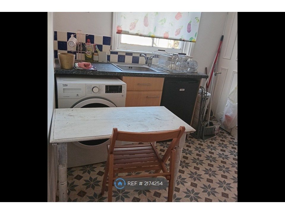 Property photo 3 of 4
