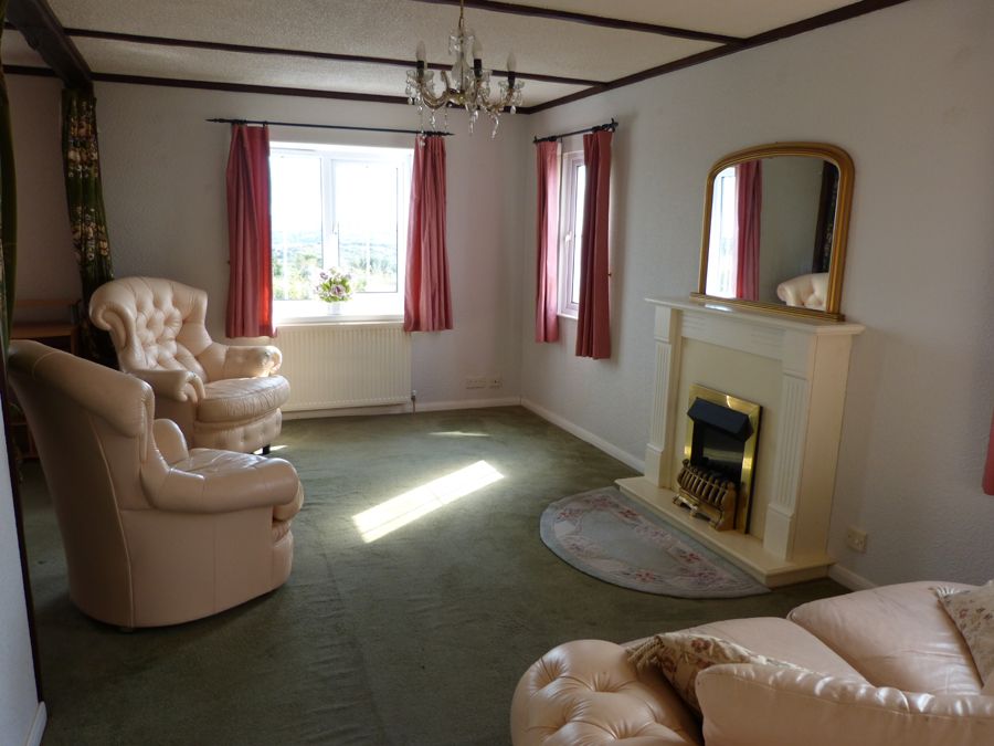 Property photo 3 of 21 Lounge