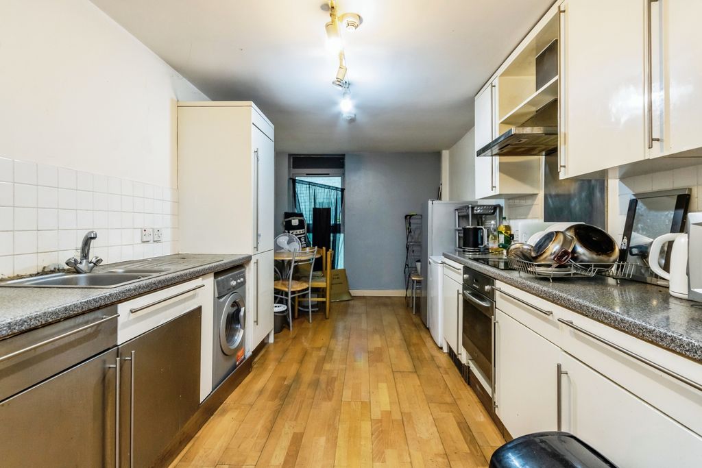 Property photo 3 of 16 Photography