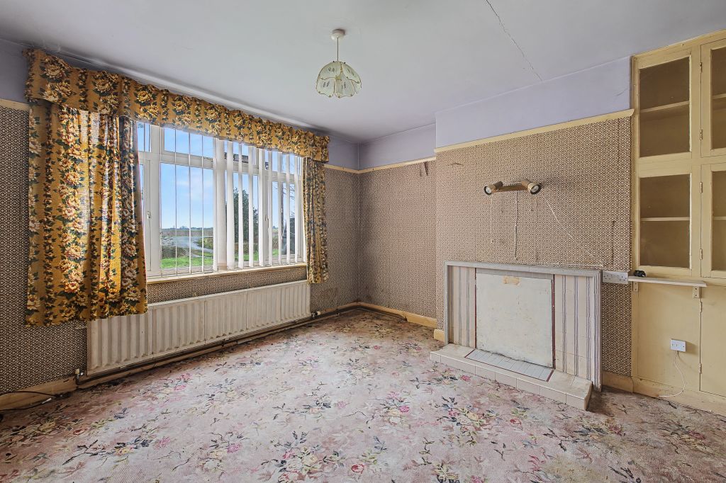 Property photo 2 of 20