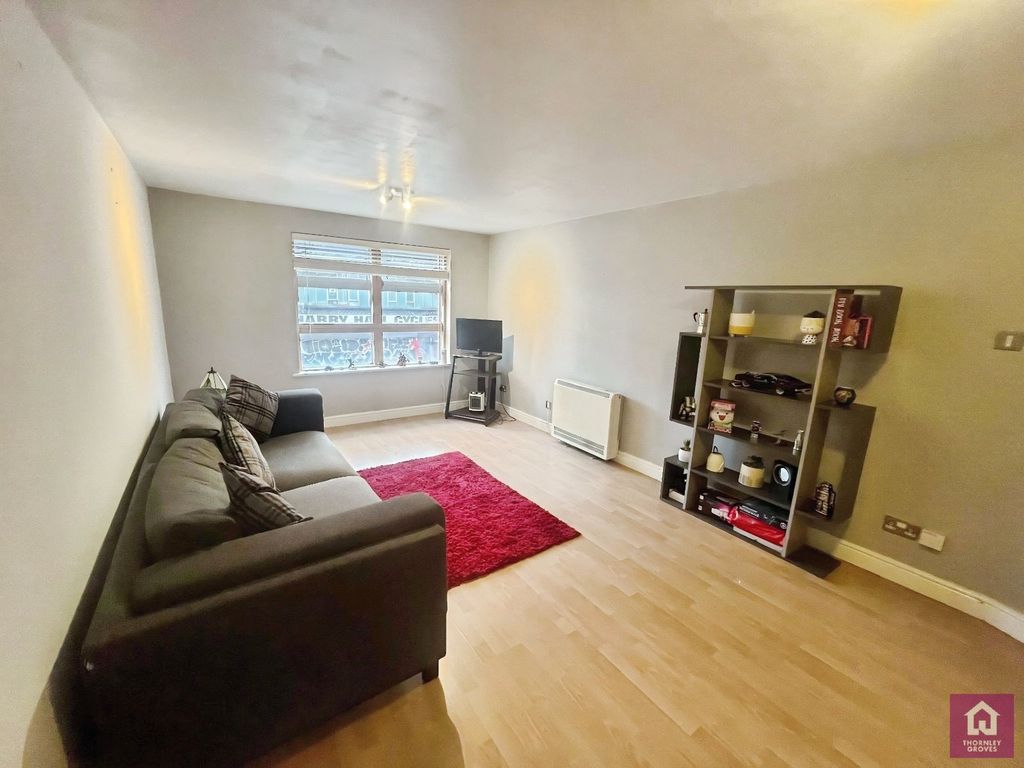 Property photo 3 of 12 Picture No. 01