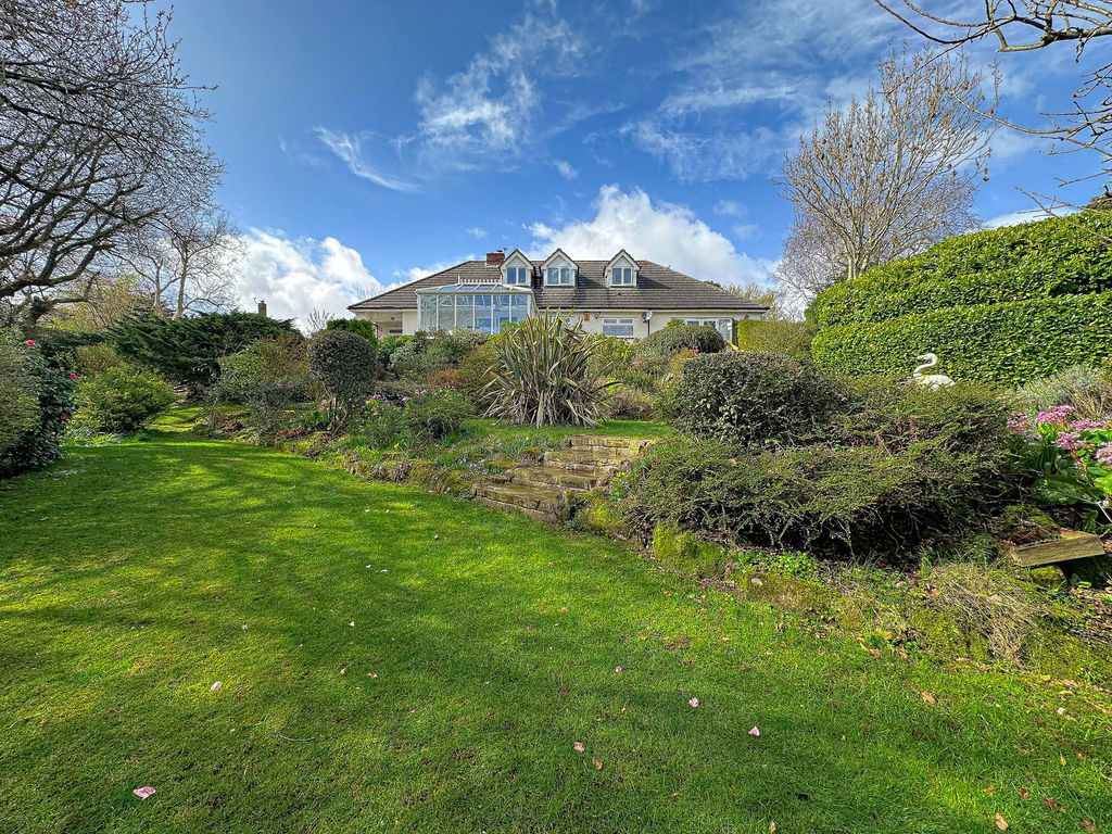 Property photo 2 of 37