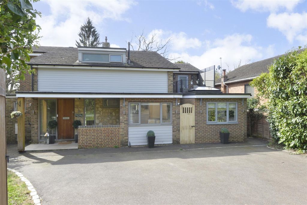 Property photo 1 of 34 Ph15_5851616.Jpg