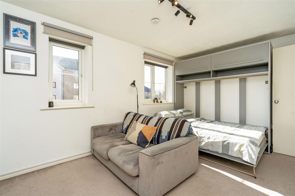 Property photo 3 of 10