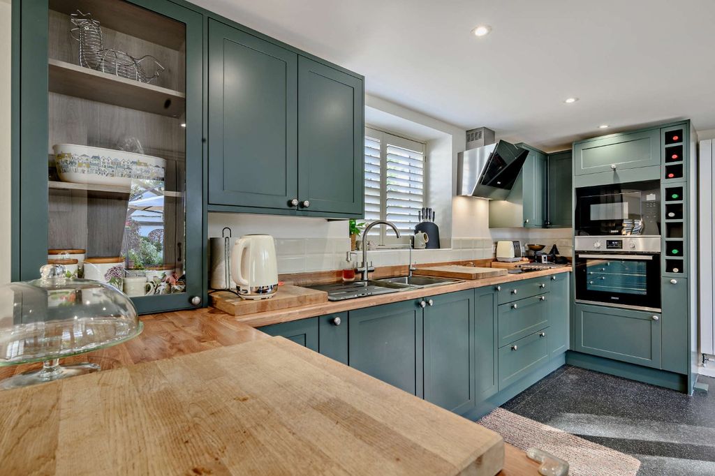 Property photo 3 of 14 Picture No. 18