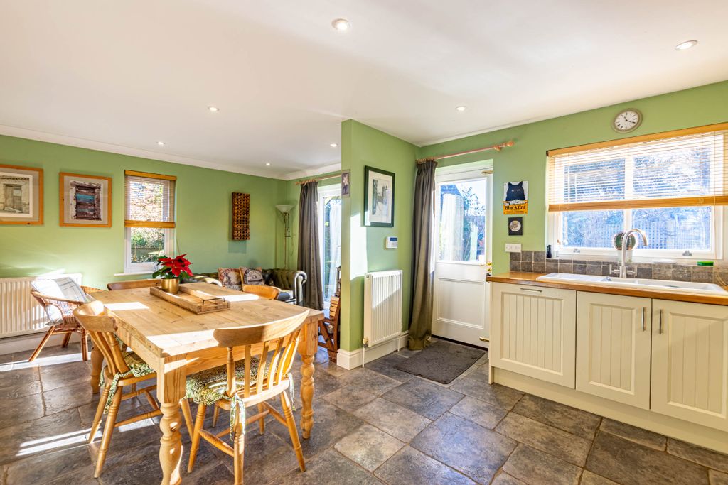 Property photo 3 of 28 Kitchen Diner
