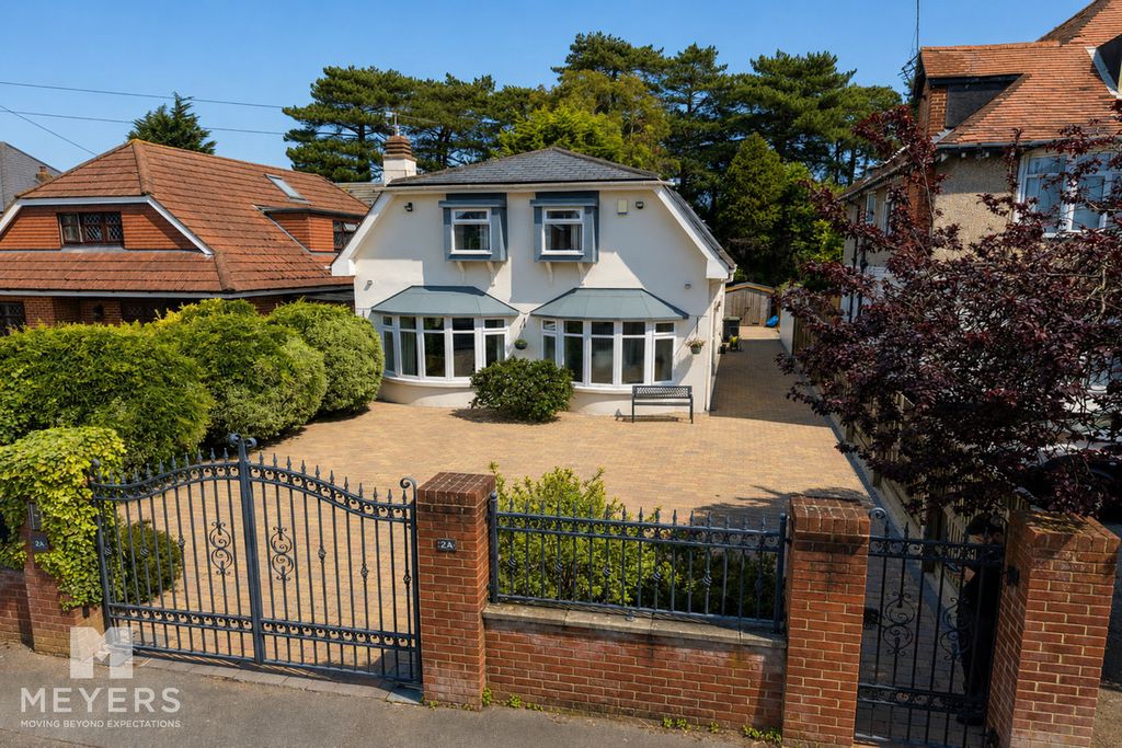 Property photo 1 of 36