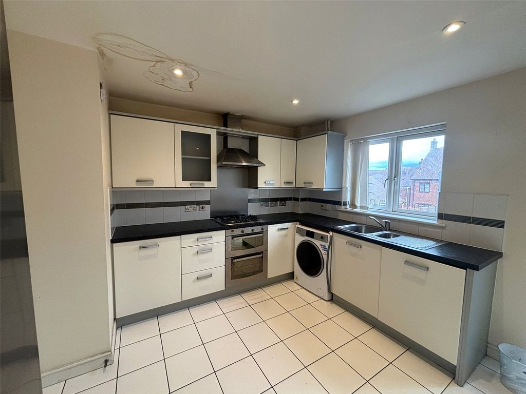 Property photo 2 of 27 Picture No. 43