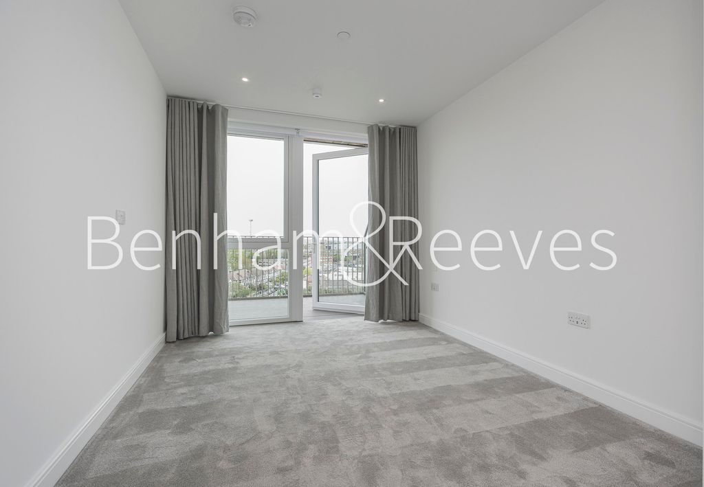 Property photo 3 of 34