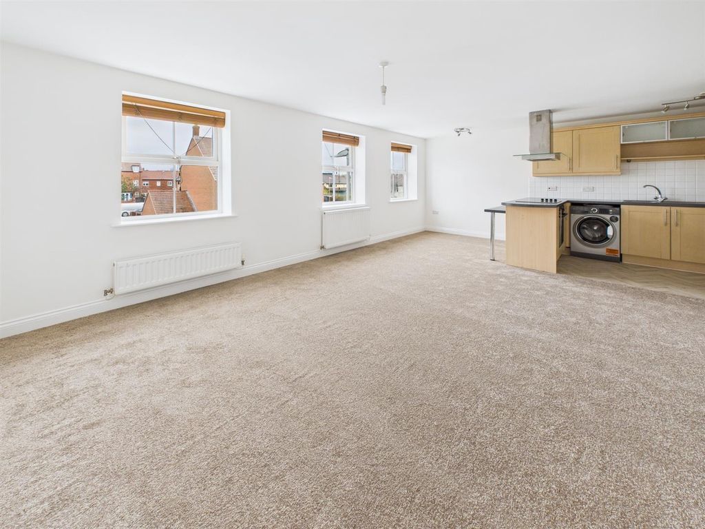 Property photo 1 of 7 Living Room