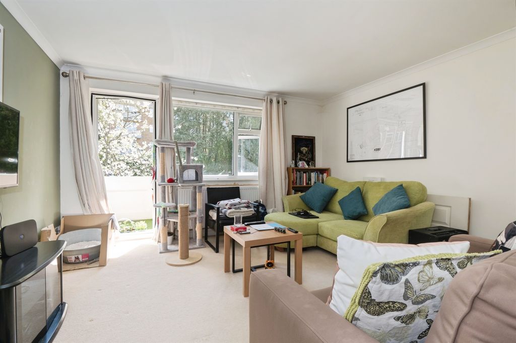 Property photo 3 of 12