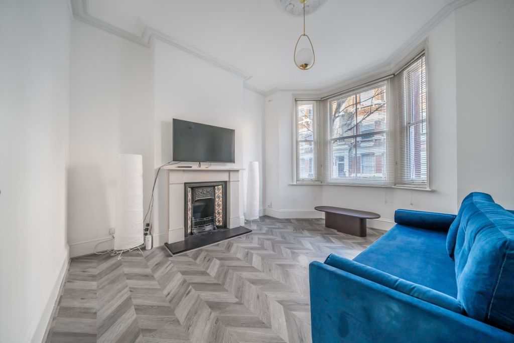 Property photo 2 of 12 947873 (2)