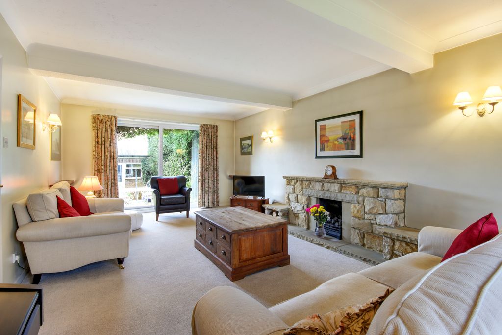 Property photo 2 of 7 Sitting Room