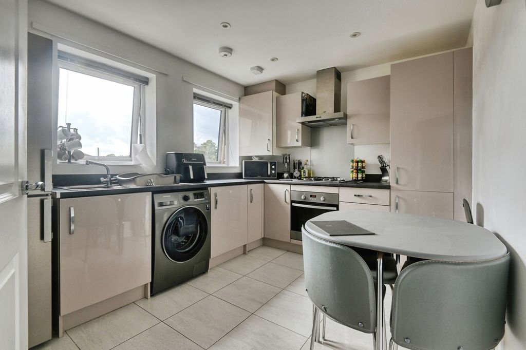 Property photo 2 of 22 Pbox-Img.Jpg