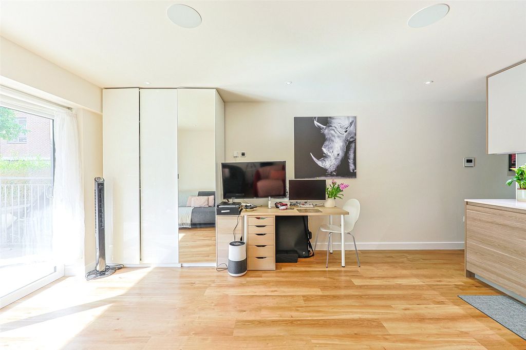 Property photo 2 of 16 Picture No. 05