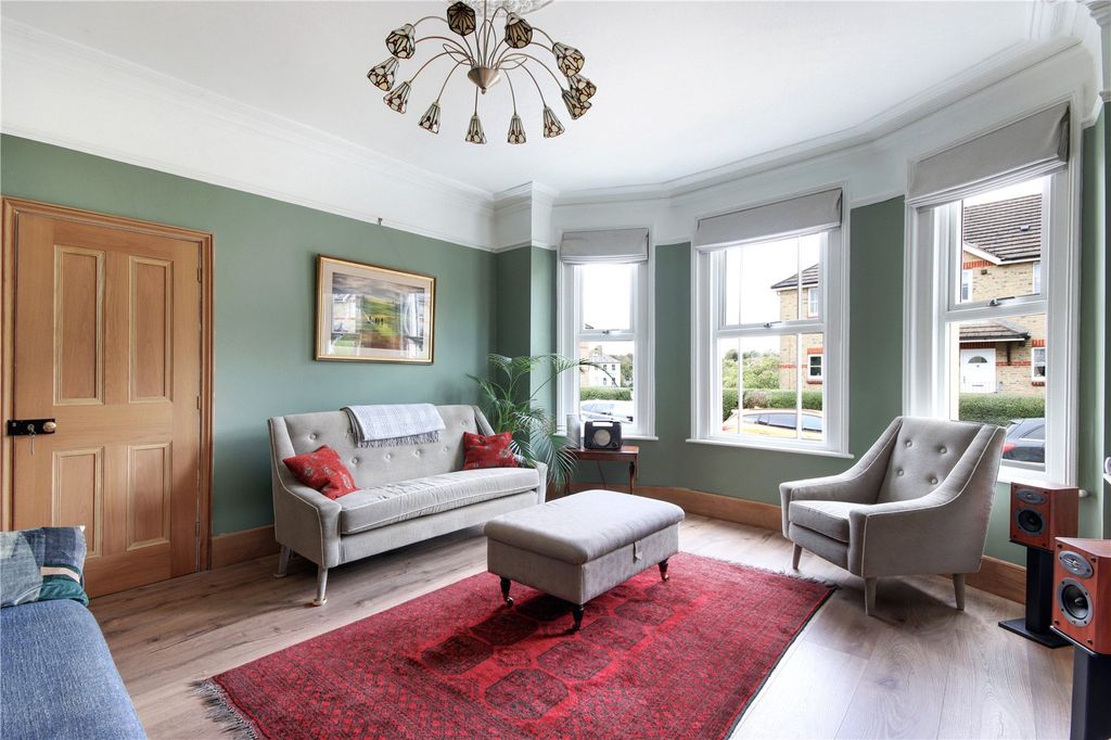 Property photo 3 of 14 Sitting Room