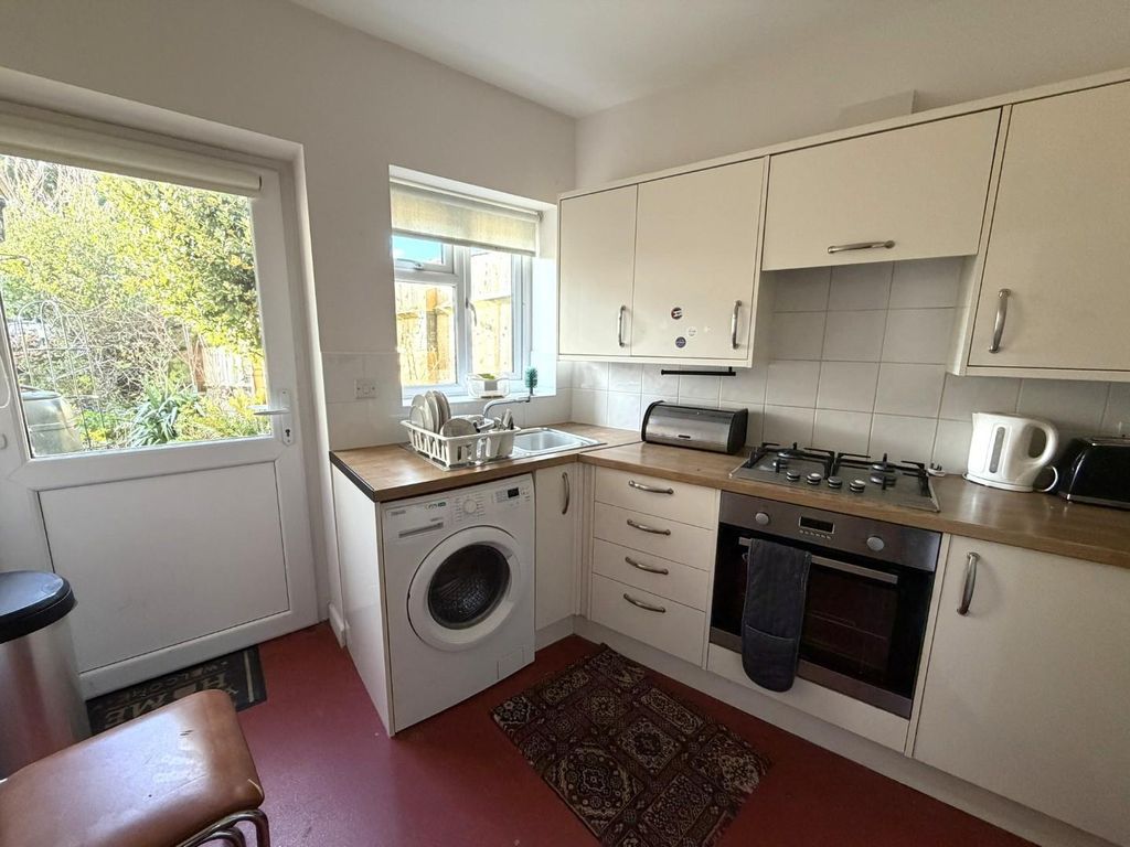 Property photo 2 of 6 Kitchen.Jpeg