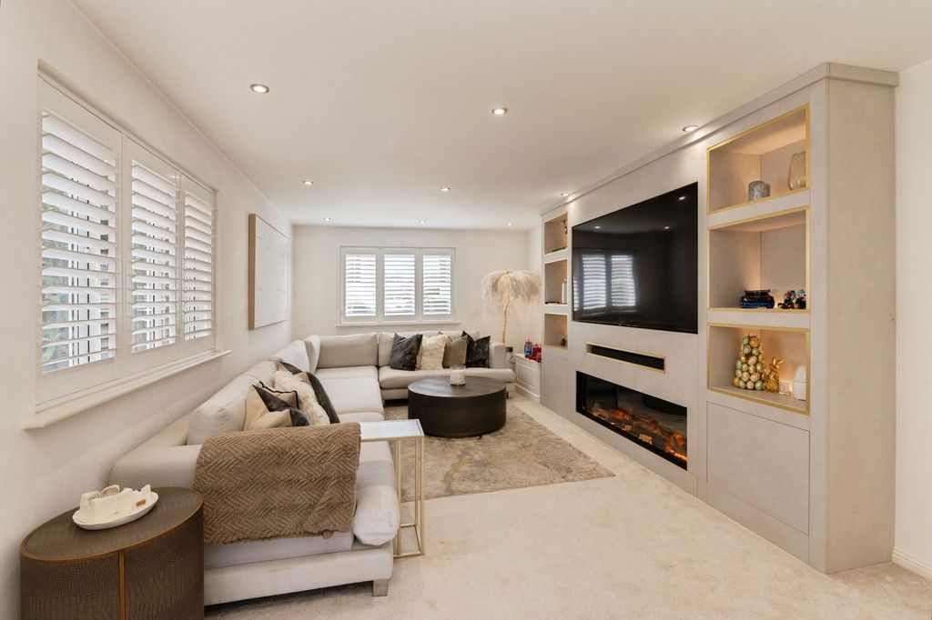 Property photo 2 of 13 Pbox-Img.Jpg