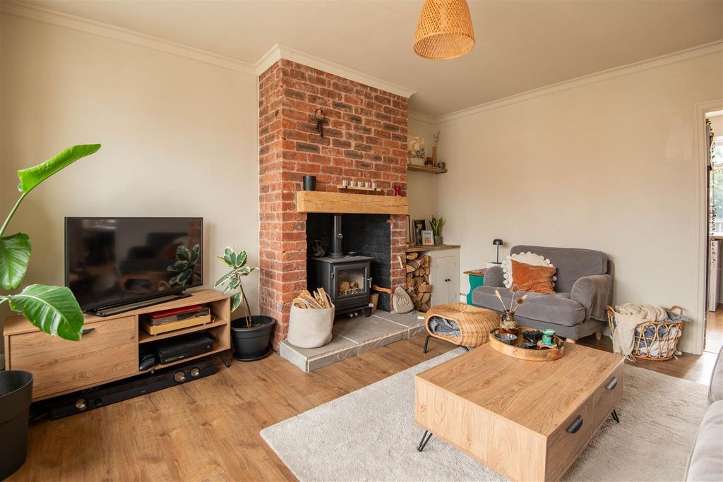 Property photo 2 of 13 Lounge