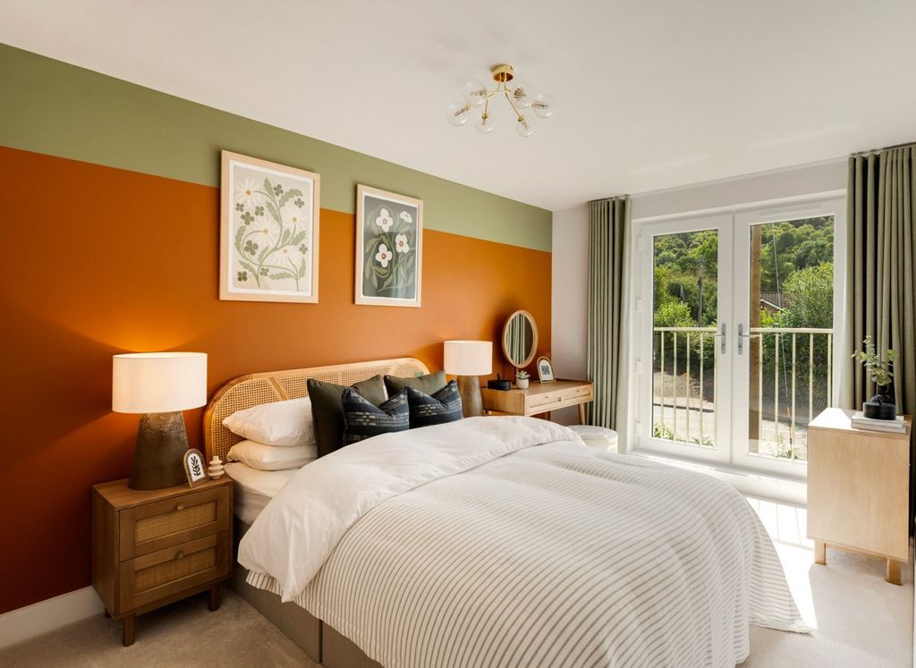 Property photo 2 of 20 Show Home