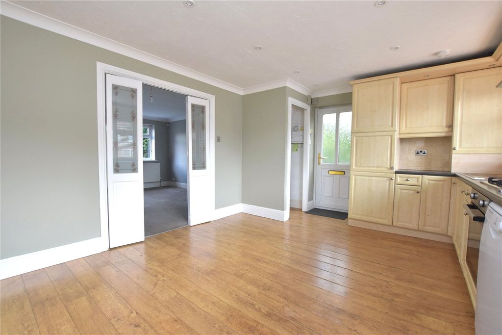 Property photo 1 of 16 Picture No. 12