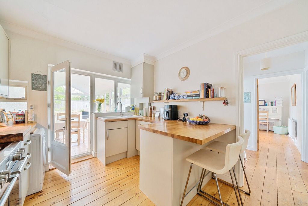 Property photo 2 of 15 Picture No. 30