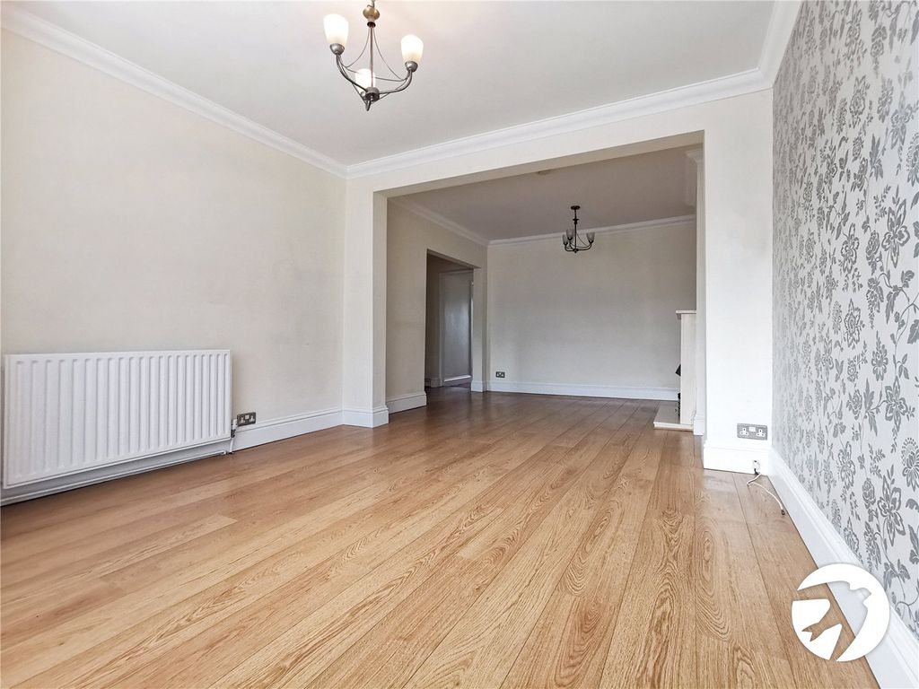 Property photo 3 of 12 Picture No. 04