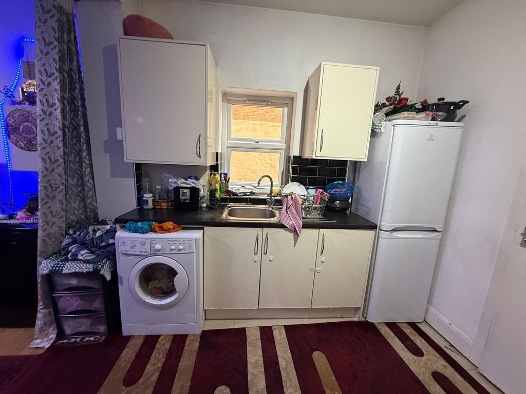 Property photo 2 of 6 Gallery