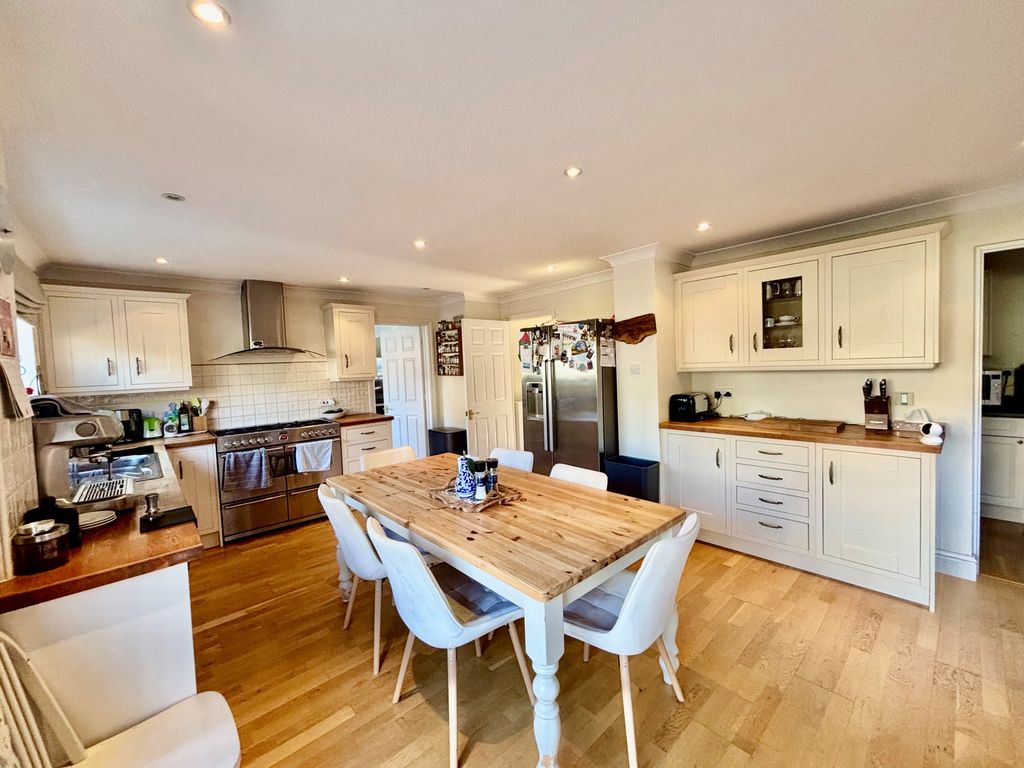 Property photo 2 of 13 Kitchen