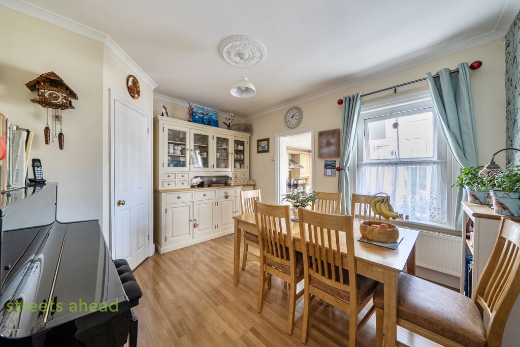 Property photo 3 of 18 91Ff45c6-0c67-44F...