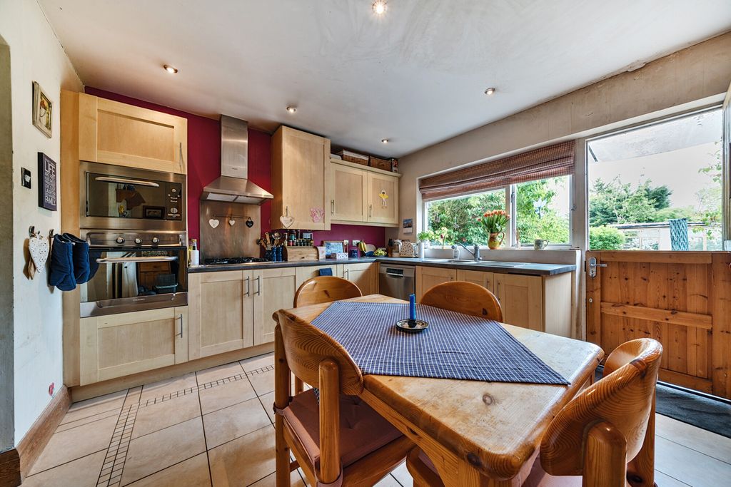 Property photo 3 of 15 Kitchen