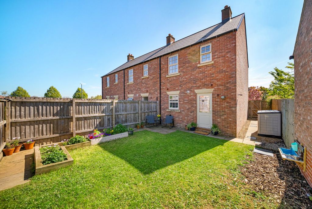 Property photo 2 of 16 Picture No. 11