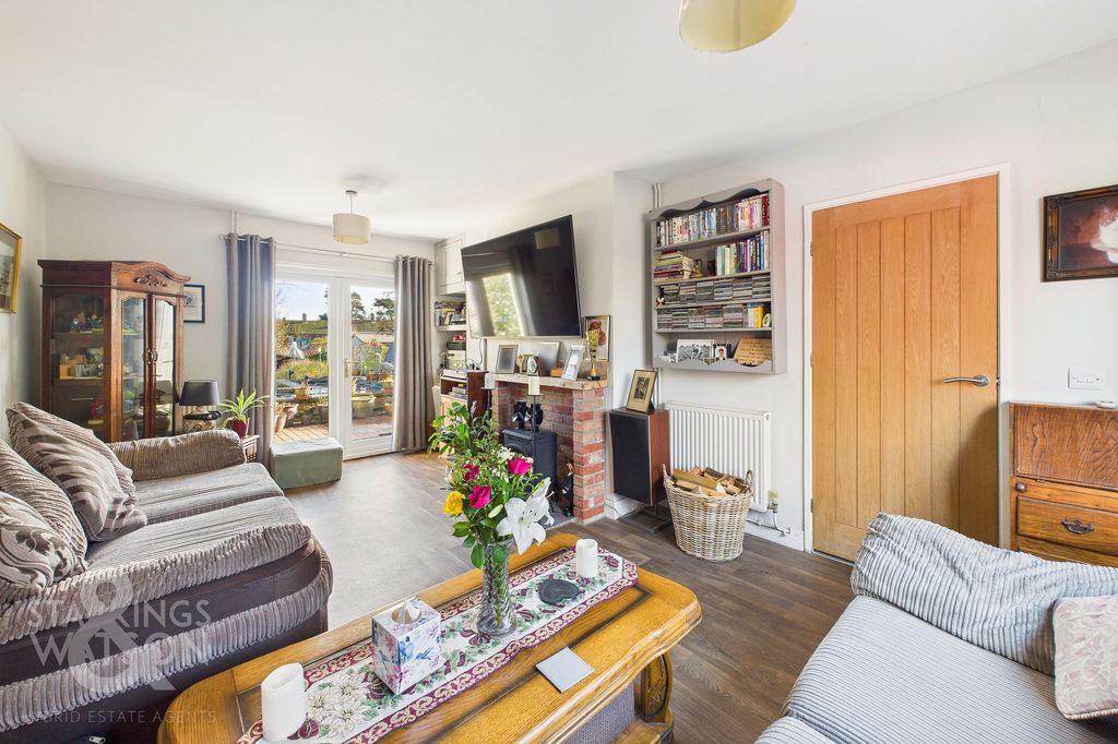 Property photo 2 of 26