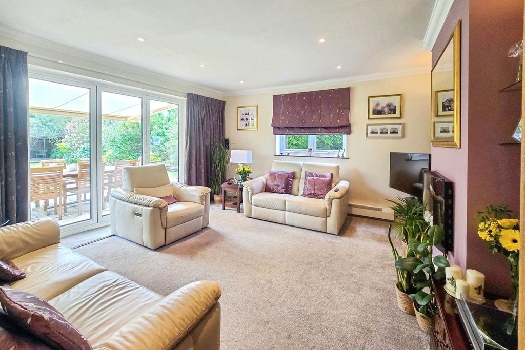 Property photo 2 of 17 Pbox-Img.Jpg