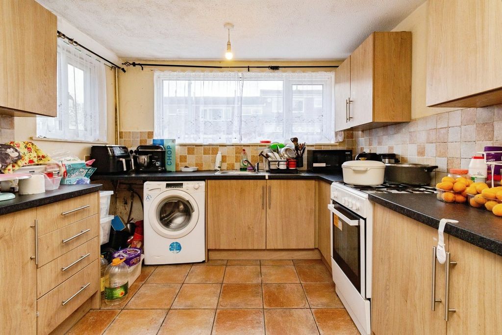 Property photo 3 of 14
