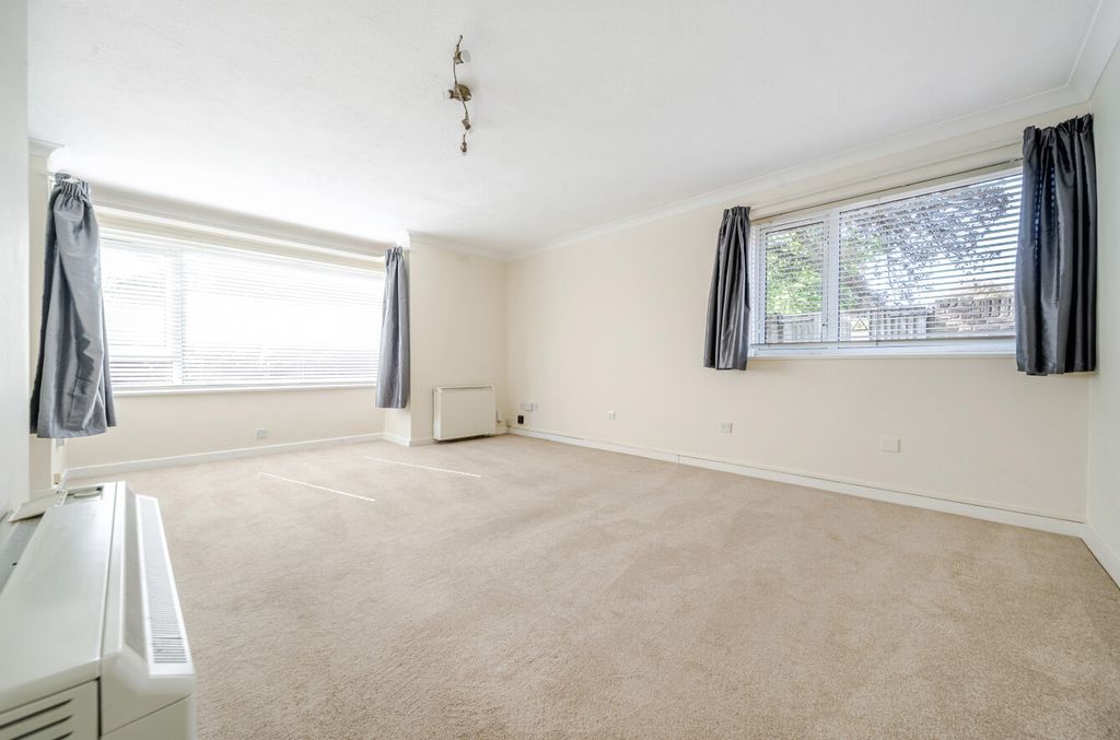 Property photo 2 of 14 1456586-23-69F4Ca...