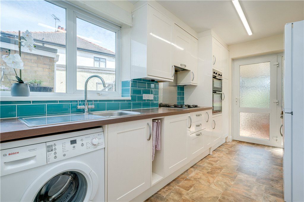 Property photo 2 of 18 Kitchen