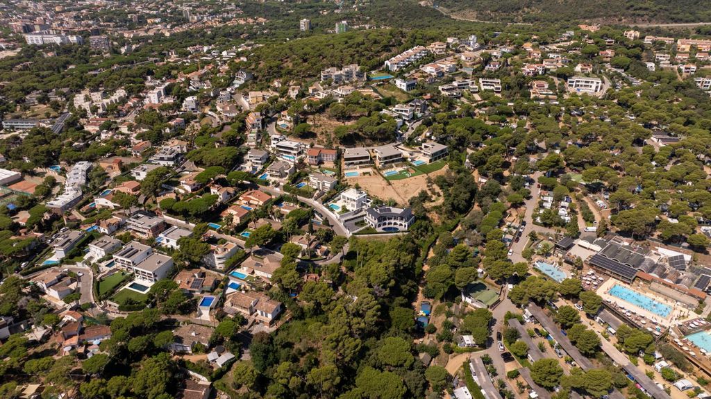 Property photo 3 of 38